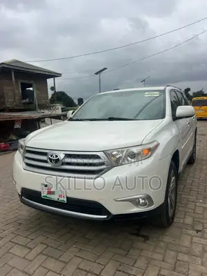 Toyota Highlander Limited 3.5L 2WD 2013 White