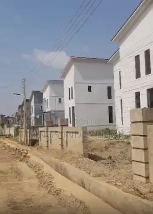 3bdrm Duplex in Shalom Estate, Sabon Lugbe for sale