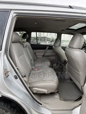Toyota Highlander 2010 Silver