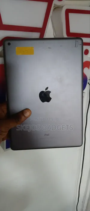 Apple iPad 10.2 (2021) 64 GB Silver
