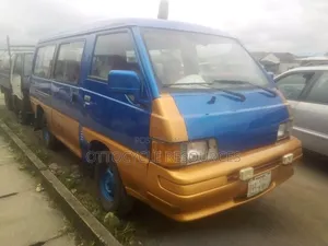 Mitsubishi L300 1981 Blue