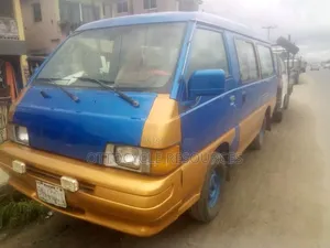 Mitsubishi L300 1981 Blue