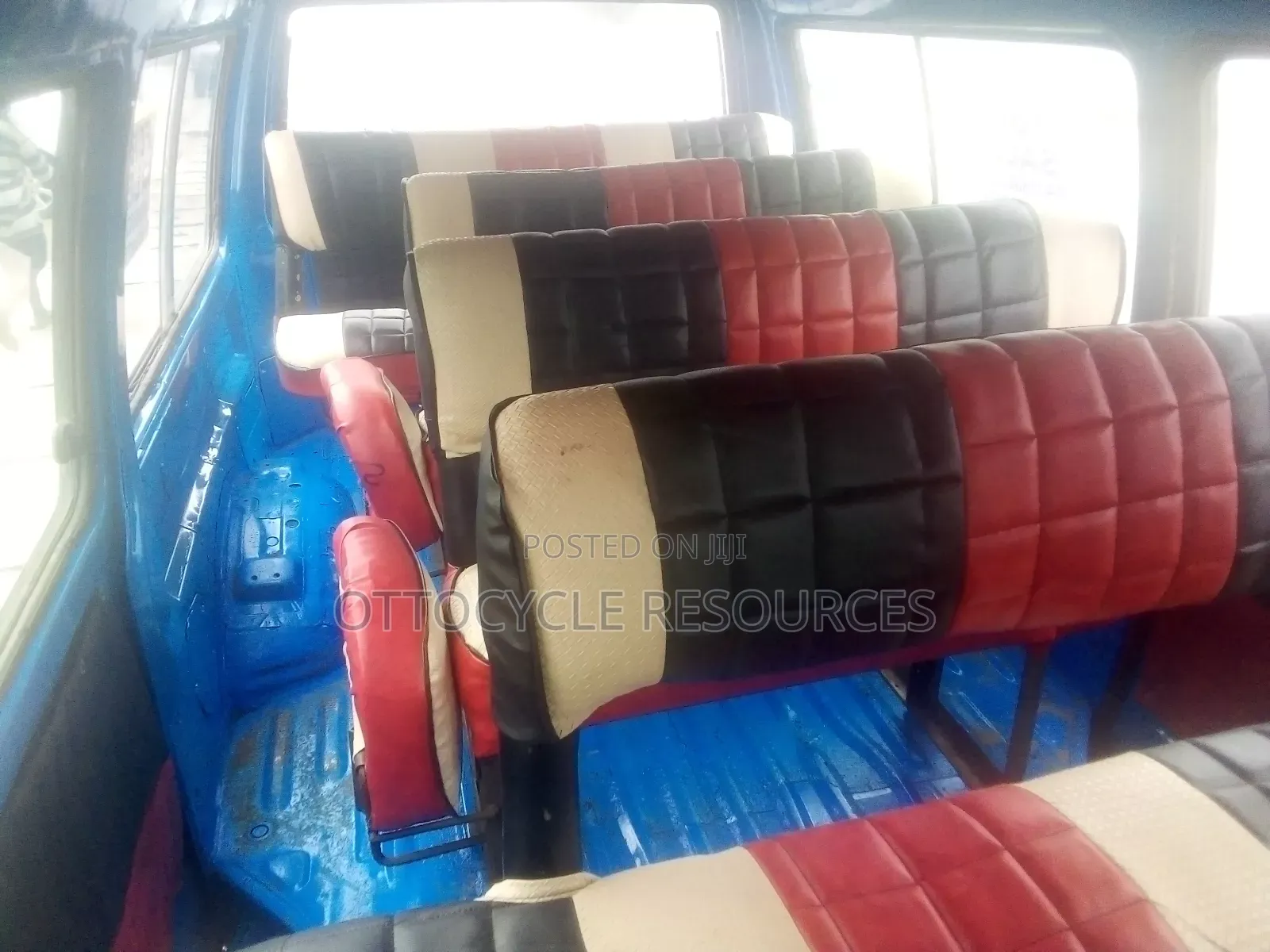 Mitsubishi L300 1981 Blue