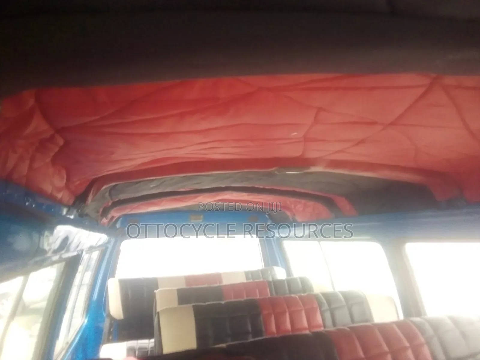 Mitsubishi L300 1981 Blue
