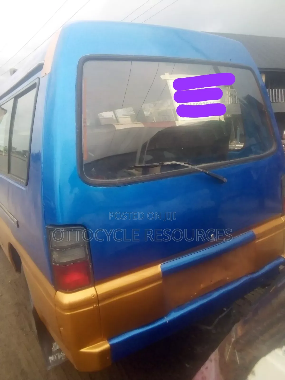 Mitsubishi L300 1981 Blue