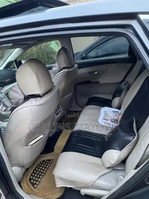 Toyota Venza AWD 2012 Brown