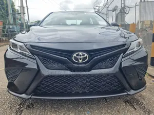 Toyota Camry SE (2.5L 4cyl 8A) 2019 Black