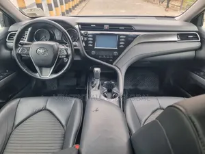 Toyota Camry SE (2.5L 4cyl 8A) 2019 Black