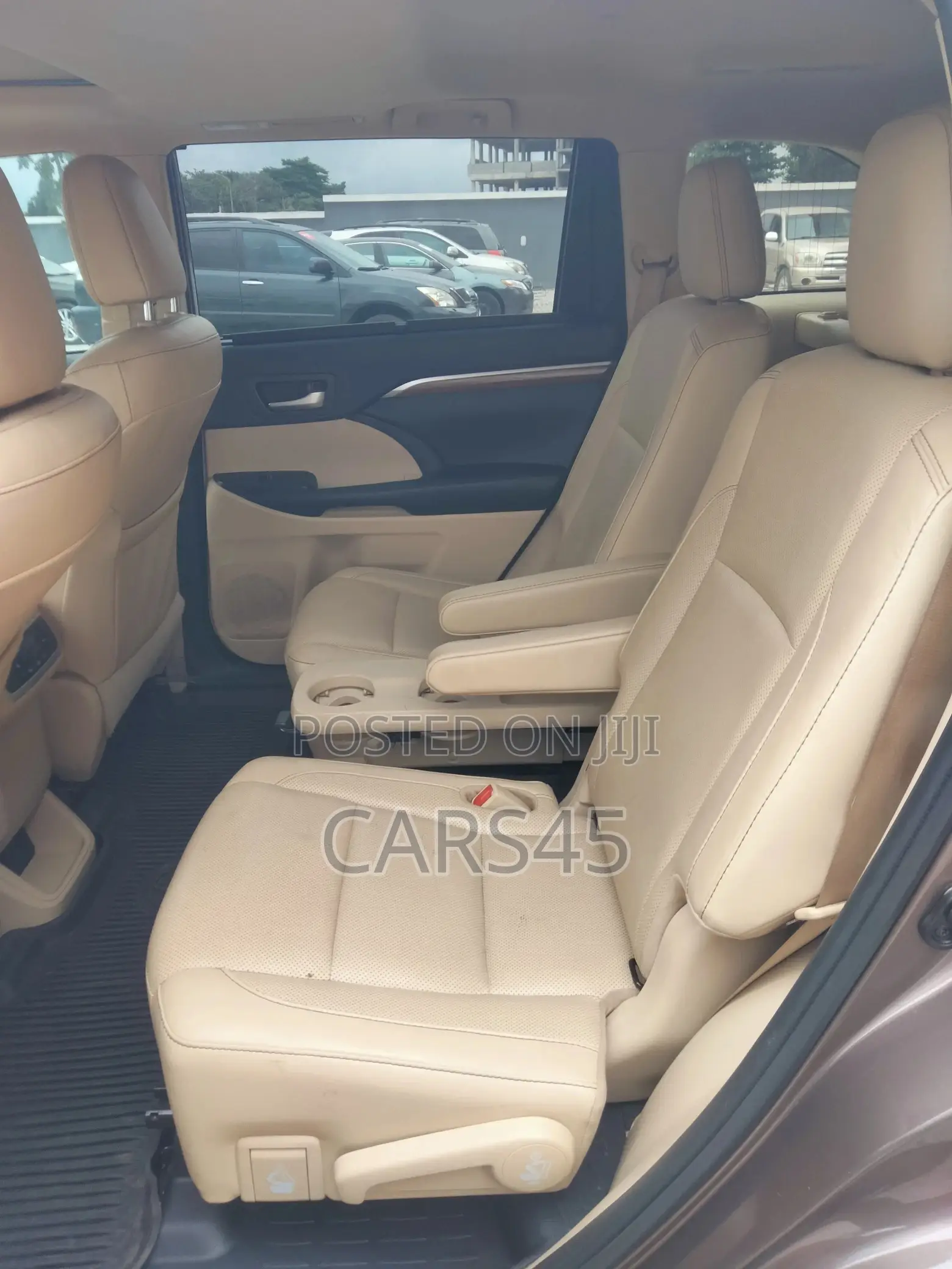 Toyota Highlander 2019 Brown