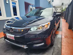 Honda Accord Touring V-6 4dr Sedan (3.5L 6cyl 6A) 2015 Black