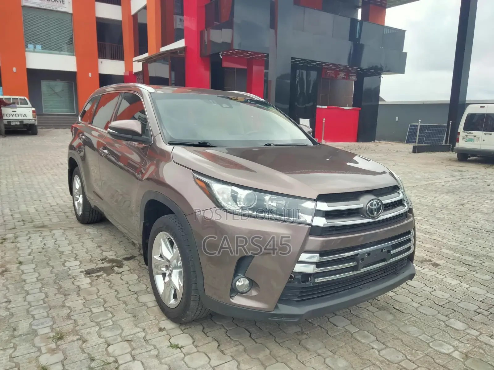 Toyota Highlander 2019 Brown