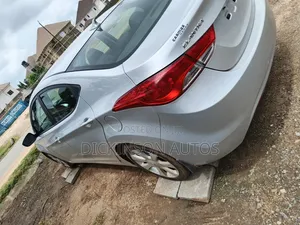 Hyundai Elantra 2013 Silver
