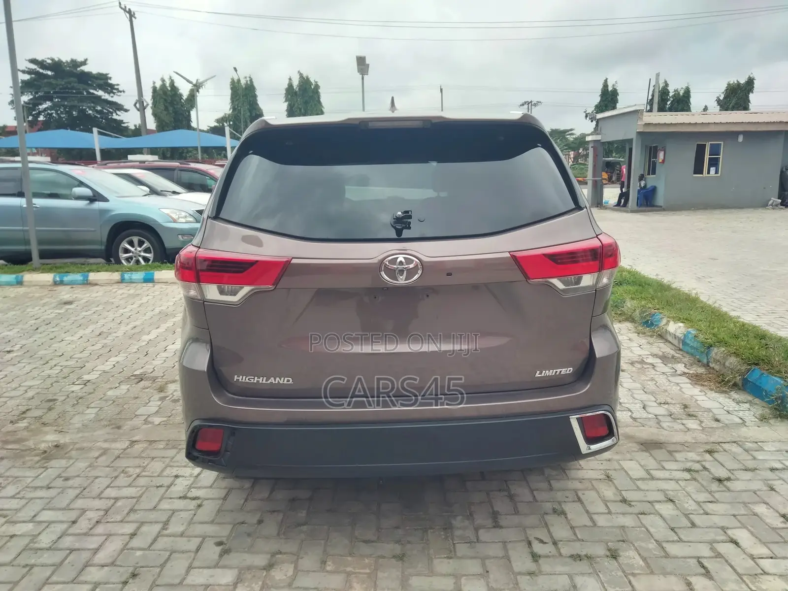 Toyota Highlander 2019 Brown