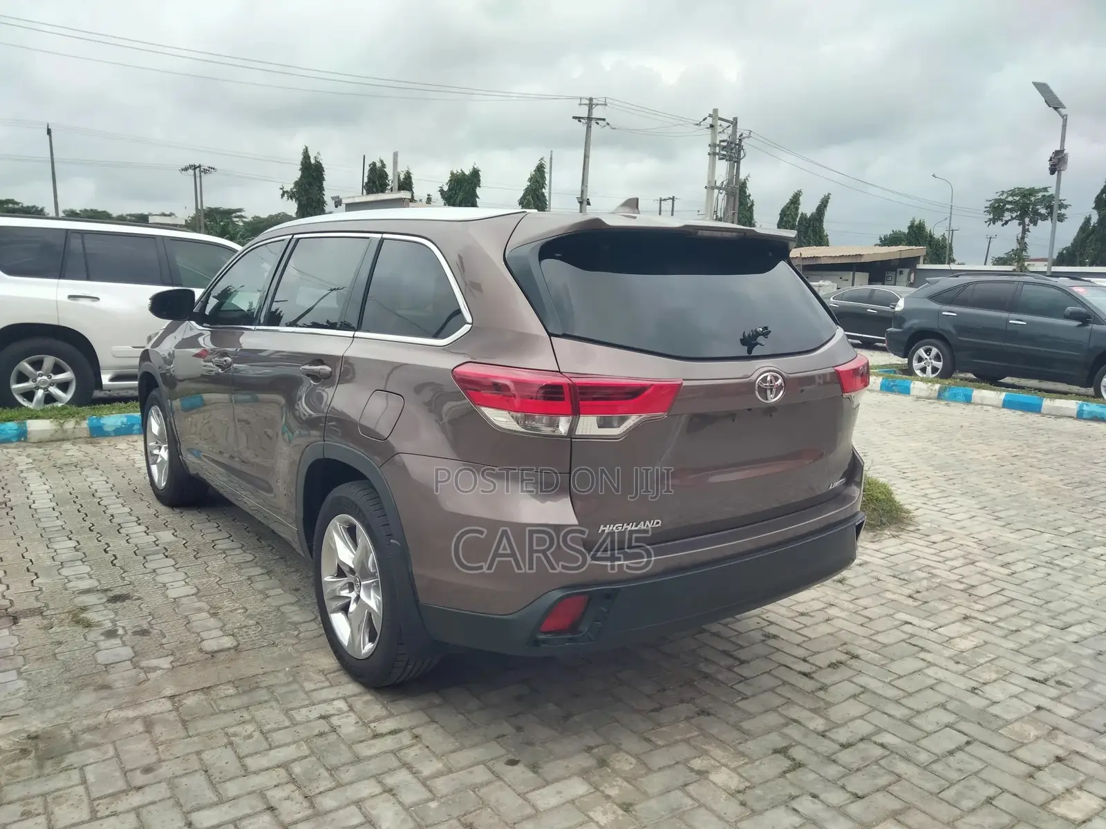Toyota Highlander 2019 Brown