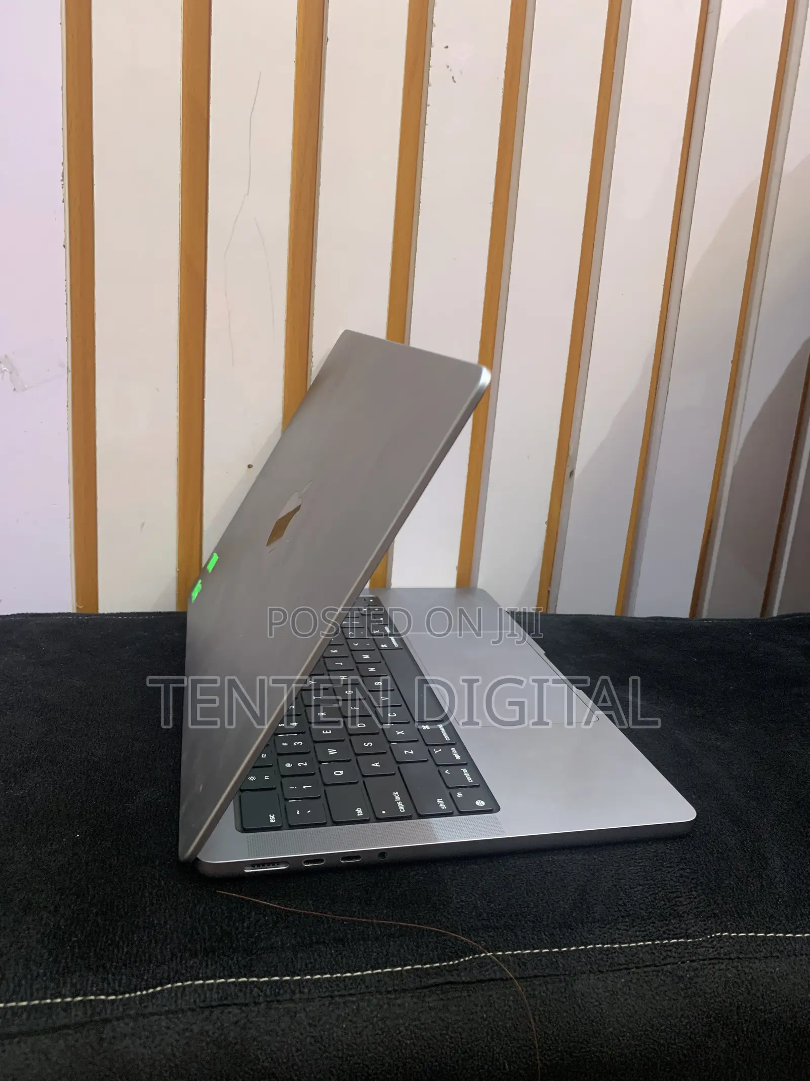 Laptop Apple MacBook Pro 2023 M2 16GB Apple M2 SSD 1T