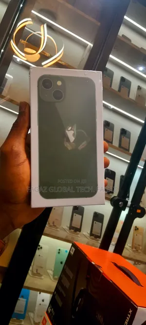 New Apple iPhone 13 128 GB Green