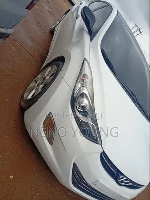 Hyundai Elantra 2013 White