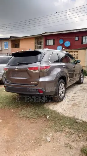 Toyota Highlander 2016