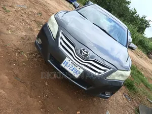 Toyota Camry 2010 Gray