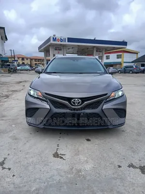 Toyota Camry 2018 Gray