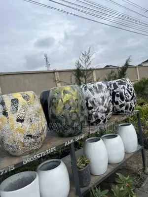 Luxury Decorative Planter / Outdoor Art Décor