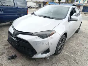 Toyota Corolla 2017 Silver