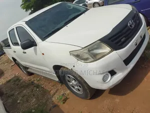 Toyota Hilux 2013 White