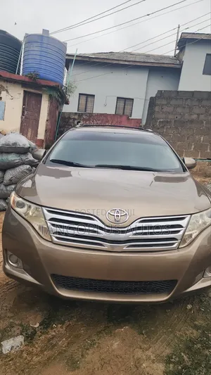 Toyota Venza 2010 Gold
