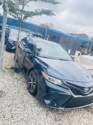 Toyota Camry SE FWD (2.5L 4cyl 8AM) 2018