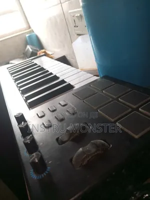 Alesis Midi Keyboard V25