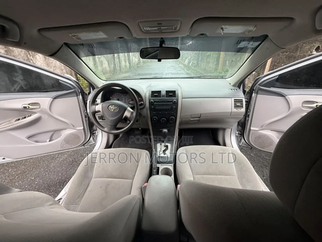 Toyota Corolla 2010 Silver