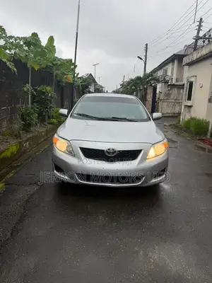 Toyota Corolla 2010 Silver