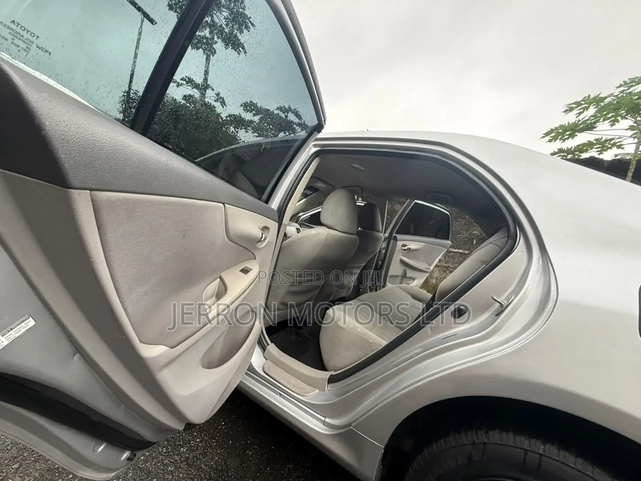 Toyota Corolla 2010 Silver