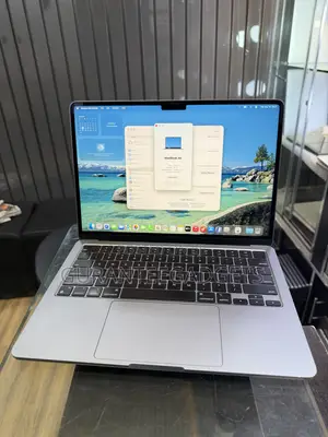 Laptop Apple MacBook Air 2022 M2 16GB Apple M2 SSD 512GB