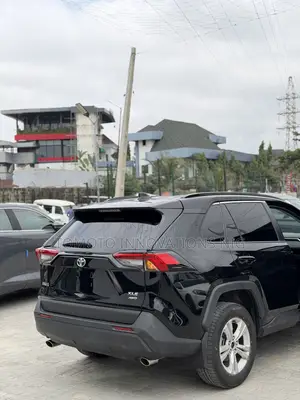 Toyota RAV4 XLE AWD 2024 Black