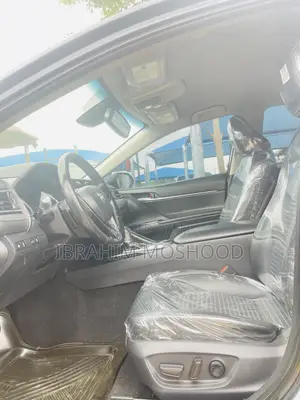 Toyota Camry SE FWD (2.5L 4cyl 8AM) 2018