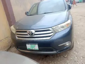 Toyota Highlander 2012 Blue