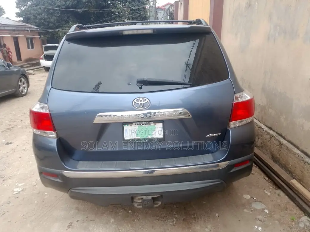 Toyota Highlander 2012 Blue