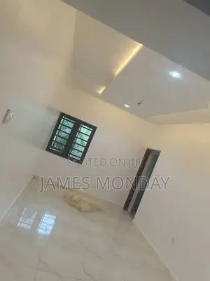3bdrm Block of Flats in Apo Legislative for rent