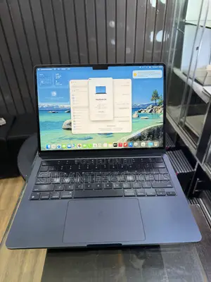 Laptop Apple MacBook Air 2022 M2 8GB Apple M2 SSD 256GB