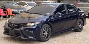 Toyota Camry SE 2021 Blue