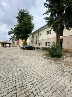 4bdrm Townhouse / Terrace in Jabi Main for rent