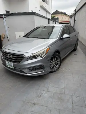 Hyundai Sonata Limited 2.0T 4dr Sedan (2.0L 4cyl Turbo 6A) 2015 Gray
