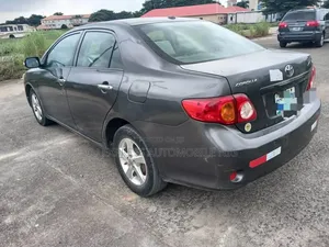 Toyota Corolla 2010 Gray