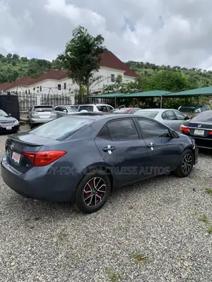 Toyota Corolla L 4dr Sedan (1.8L 4cyl 6M) 2014 Gray