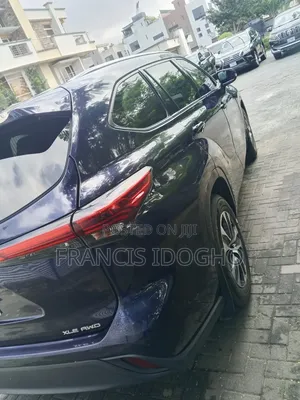 Toyota Highlander 2022 Blue