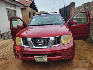 Nissan Pathfinder 2006 Red