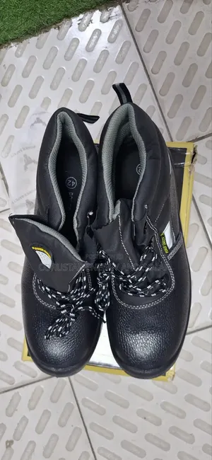 Safety Shoe Industrial.