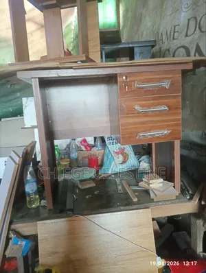 3 Feet Office Table