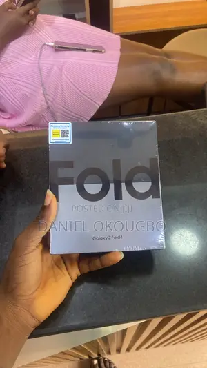 New Samsung Galaxy Z Fold4 256 GB Gray